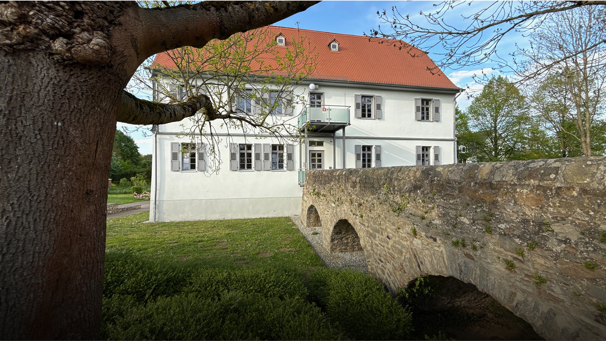 Wasserburg Nieder-Rosbach Brücke